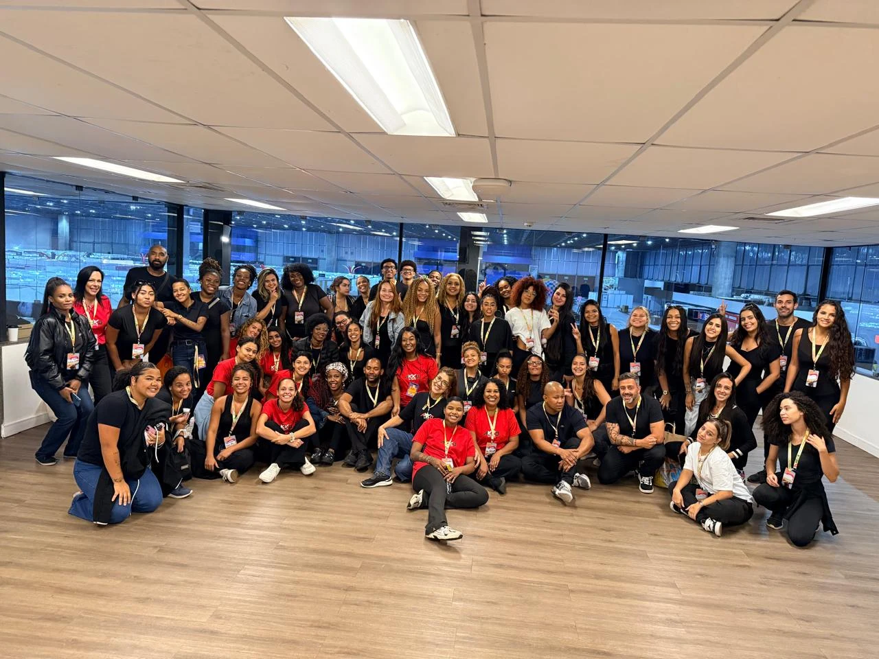Equipe da Agência Portes reunida nos bastidores de um evento